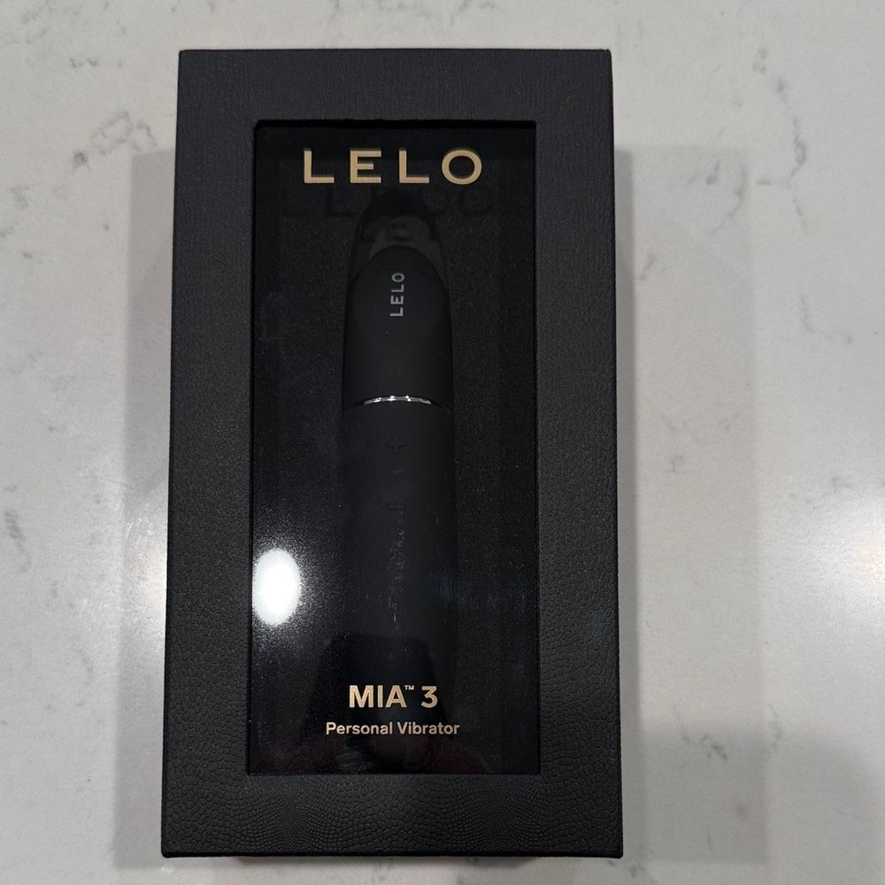MIA 3 Personal Massager - Black